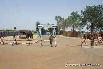 Crowds Camp in Front of Niger French Army Base to Press for Troop Departure
