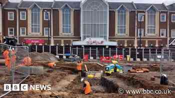 Archaeologists find evidence of old market hall in Northampton