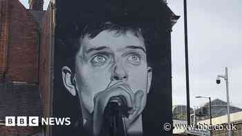 Ian Curtis mural recreated at new site in Manchester after ad fail