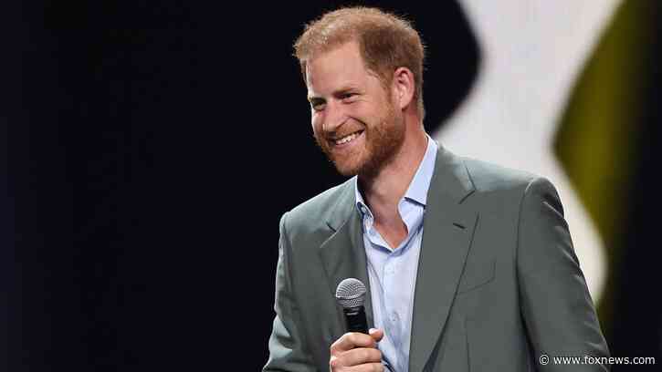Prince Harry cheers on wounded warriors at Invictus Games