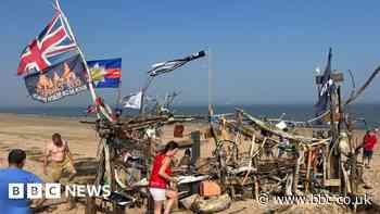 Cleethorpes beach bench rebuilt after arson attack