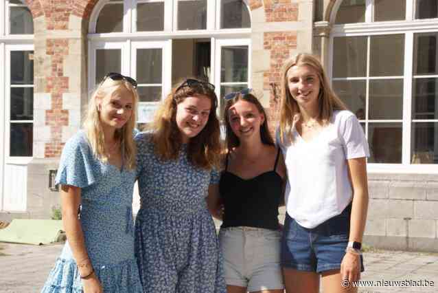 450 oud-leerlingen komen herinneringen ophalen in Sancta Maria voor school wordt gesloopt: “Iedereen kende hier iedereen”