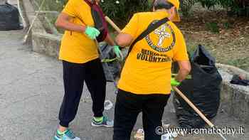 Via siringhe e rifiuti davanti la stazione metropolitana: intervengono i volontari di Scientology