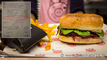 „Du bist ein Arschloch“: Lokal beleidigt Gast mit kurioser „Gebühr“ auf Rechnung