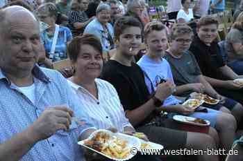 Manta-Platte beim Open-Air-Kino in Salzkotten-Verne
