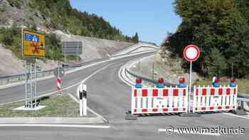 Neue Straße bei Eschenlohe: Verkehr fließt ab Montag - Bürgermeister Kölbl: „Wir haben jetzt eine Umfahrung“