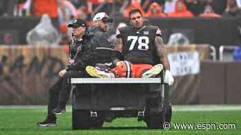 Browns RT Conklin carted off with left knee injury