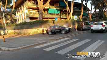 Festa con gli amici al parco: quindicenne beve troppo alcol e sviene