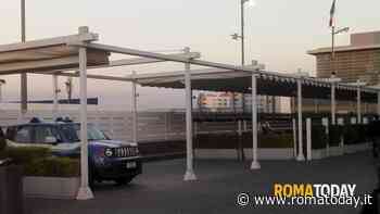 Rapinatore al centro commerciale minaccia guardie giurate con un coltello