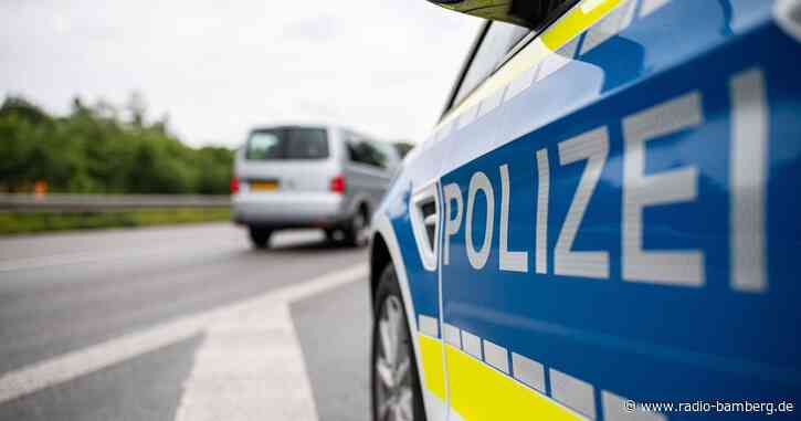Autofahrer überholt Zivilstreife an roter Ampel
