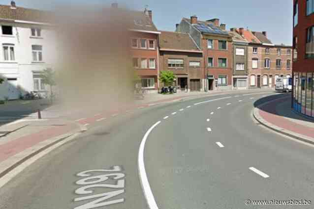 Fietsers botsen tegen elkaar op eenrichtingsfietspad