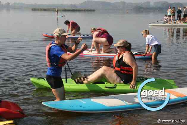 68 meisjes en dames genieten van  watersportdag aan Schulensmeer