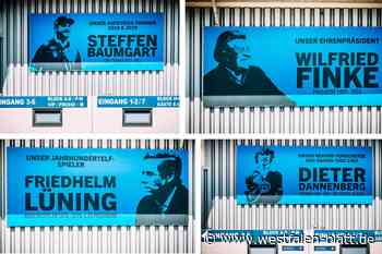 Banner an der Home-Deluxe-Arena erinnern an Legenden vom SC Paderborn 07