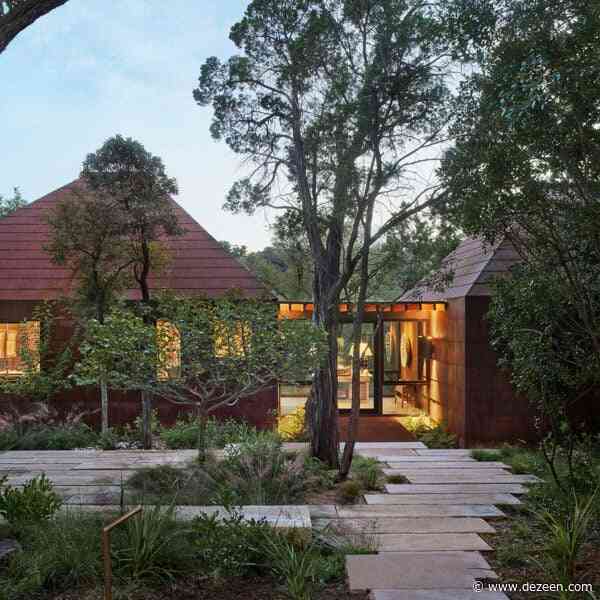 Lake Flato clads Texas home in giant Corten steel panels