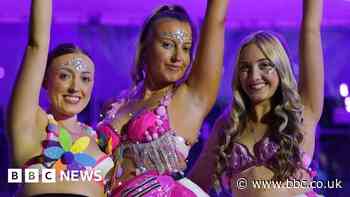 Colourful bras light up Edinburgh for Scotland MoonWalk