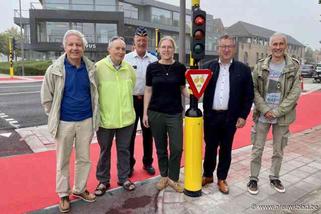 Nieuw verkeersbord moet komaf maken met lange wachtrijen voor fietsers aan Kolenkaai-Houtkaai: “Zo wordt Brugge nog meer een fietsstad”