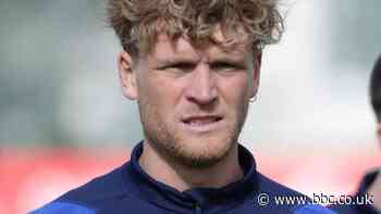 Cameron McGeehan: Colchester United boss impressed by midfielder's 'strong start'