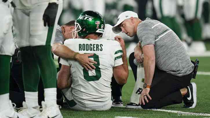 Aaron Rodgers injures Achilles tendon in first series for the Jets