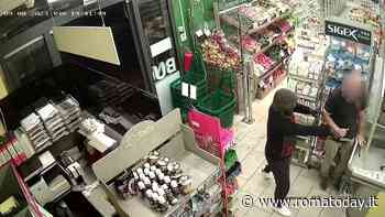Rapina a mano armata al Todis: aggrediscono direttore e derubano un cliente