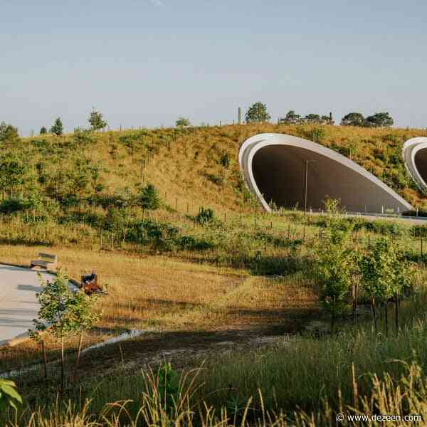 Nelson Byrd Woltz covers six-lane highway with land bridge in Houston