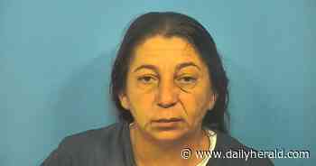 Authorities: Woman enlisted teens to steal from Oakbrook Center Macy's