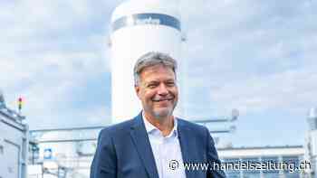 Politiker Habeck sieht keine Bedenken beim Hafen-Deal in Hamburg