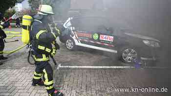 Feuer im E-Auto: Wie Feuerwehren komplizierte Akku-Brände löschen