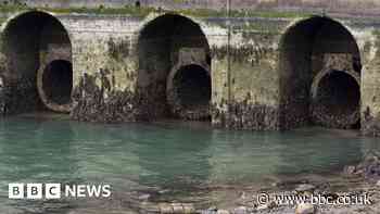 Government may have broken law over sewage - watchdog