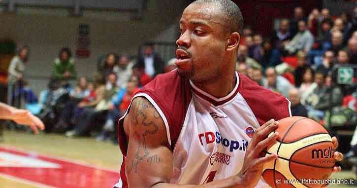 Morto Brandon Hunter: ex Nba, aveva giocato a lungo in Italia. A 42 anni “un malore durante yoga”