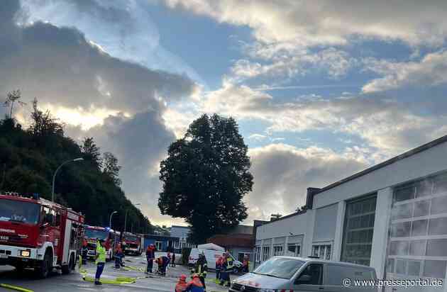 FW-AR: JUGENDFEUERWEHR ÜBT ERNSTFALL AUF DEM BETRIEBSGELÄNDE DER WESTNETZ GMBH IN ARNSBERG
