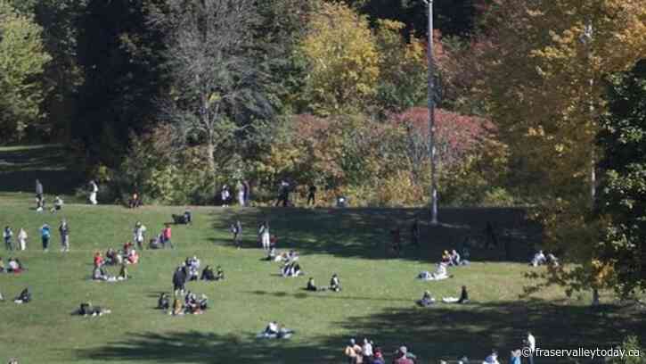 Montreal to expand Mount Royal Park, ban cars from part of main access road