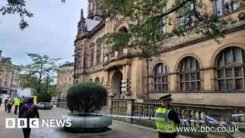 Sheffield Town Hall sealed off after teenager stabbed