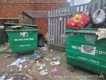 South Oxhey: Communal bin issue is 'driving residents mad'