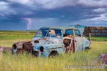 Steve Van Vlaenderen captures family stories, Prairie history — one old car at a time