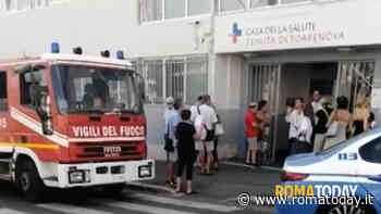 Armata di coltello si barrica nella Asl e minaccia il suicidio