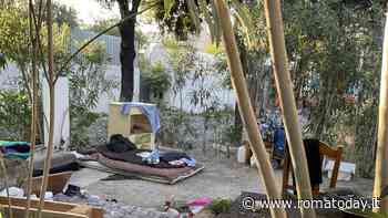 Tiburtino III, disperati dormono nel parco di via Mammuccari