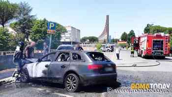 Funzionaria municipale nega la sanatoria e la collega le fa incendiare l'auto, incastrata dai messaggi vocali