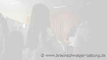 Kateryna Kowalenko gibt ukrainischen Kriegskindern Musikunterricht