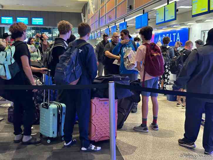 Austin approves measures to speed up airport expansion