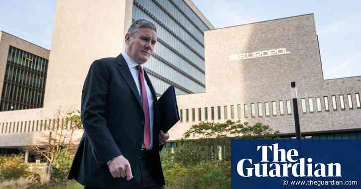 Starmer attacked from left and right after setting out plan to stop Channel crossings