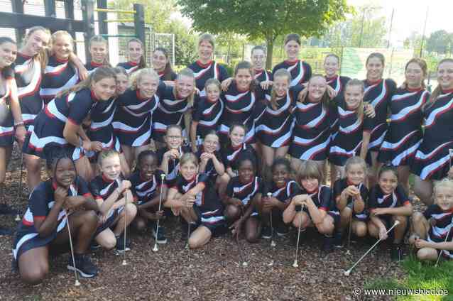 Accelero Twirling Team showt nieuwe outfit