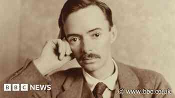 Barnsley: Blue plaque unveiled at birthplace of Egyptologist