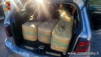 Agenti intercettano auto con 25mila euro, poi si fingono corrieri e sequestrano 260 chili di hashish