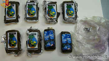 Rissa in strada a colpi di spranga: agenti intervengono e sequestrano hashish e un coltello