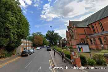 Sylvan Road Crystal Palace closed due to water leak