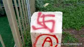 Una svastica sulla stele dedicata ad Angelo Vassallo: "Gesto vergognoso"