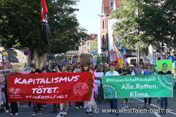 400 Menschen gehen in Paderborn für den Klimaschutz auf die Straße