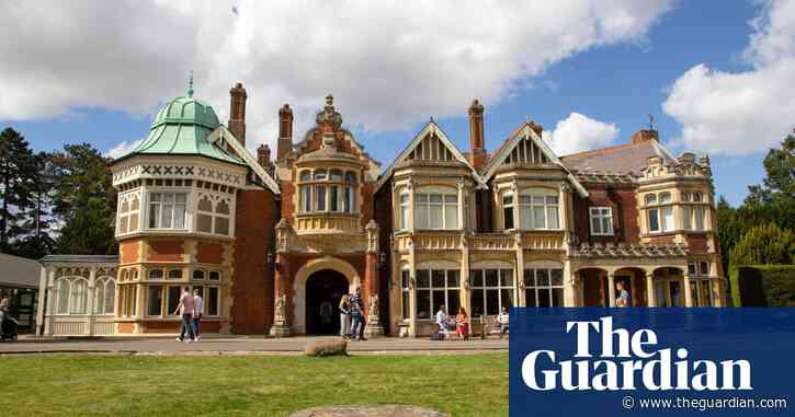 Rishi Sunak considers banning Chinese officials from half of AI summit