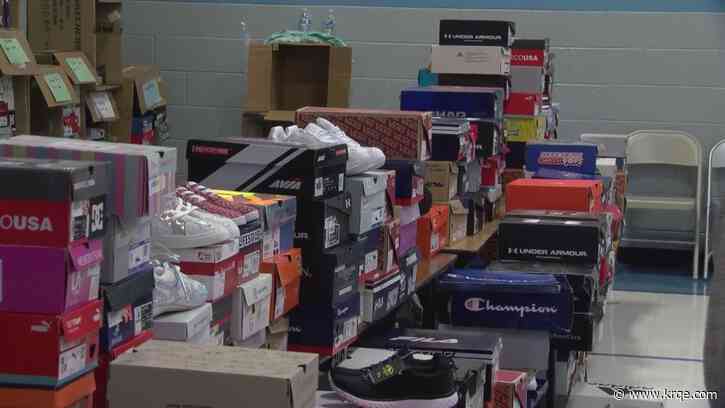 KRQE Cares gives shoes to kids in need at Montezuma Elementary School