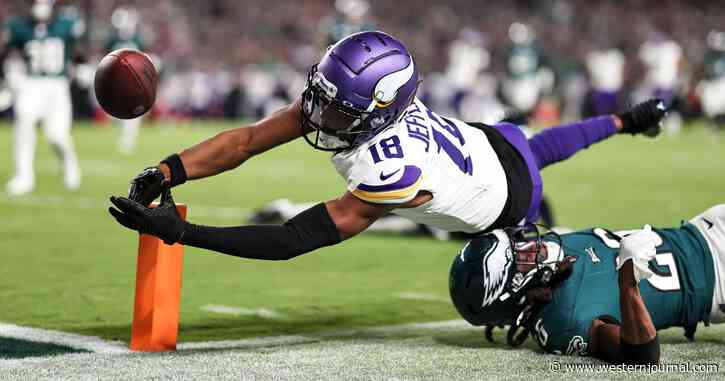 Fans Furious After NFL's 'Dumbest' Touchback Rule Probably Costs Vikings a Touchdown
